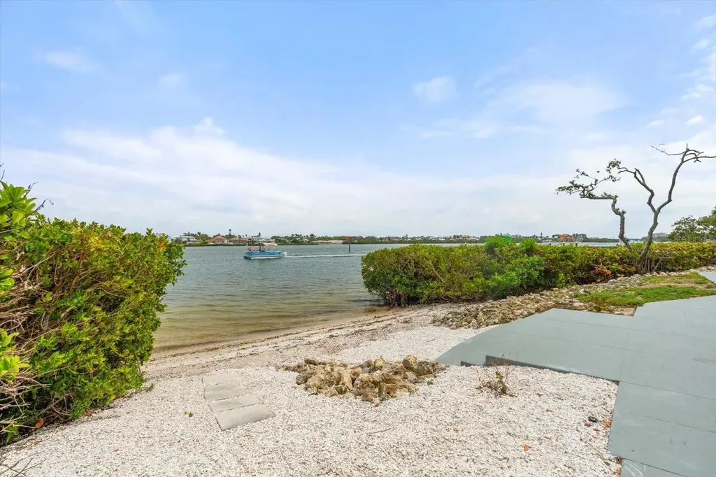 1260 Dolphin Bay Way Sarasota FL 34242
