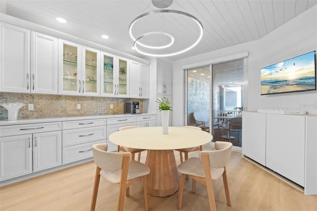 1260 Dolphin Bay Way Sarasota FL 34242