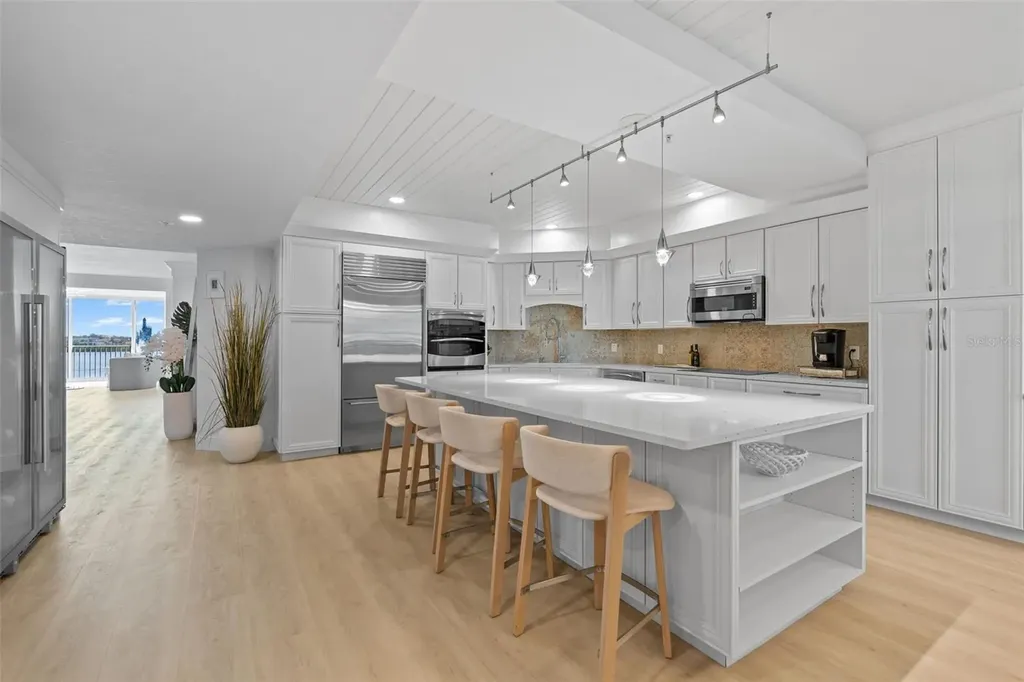 1260 Dolphin Bay Way Sarasota FL 34242