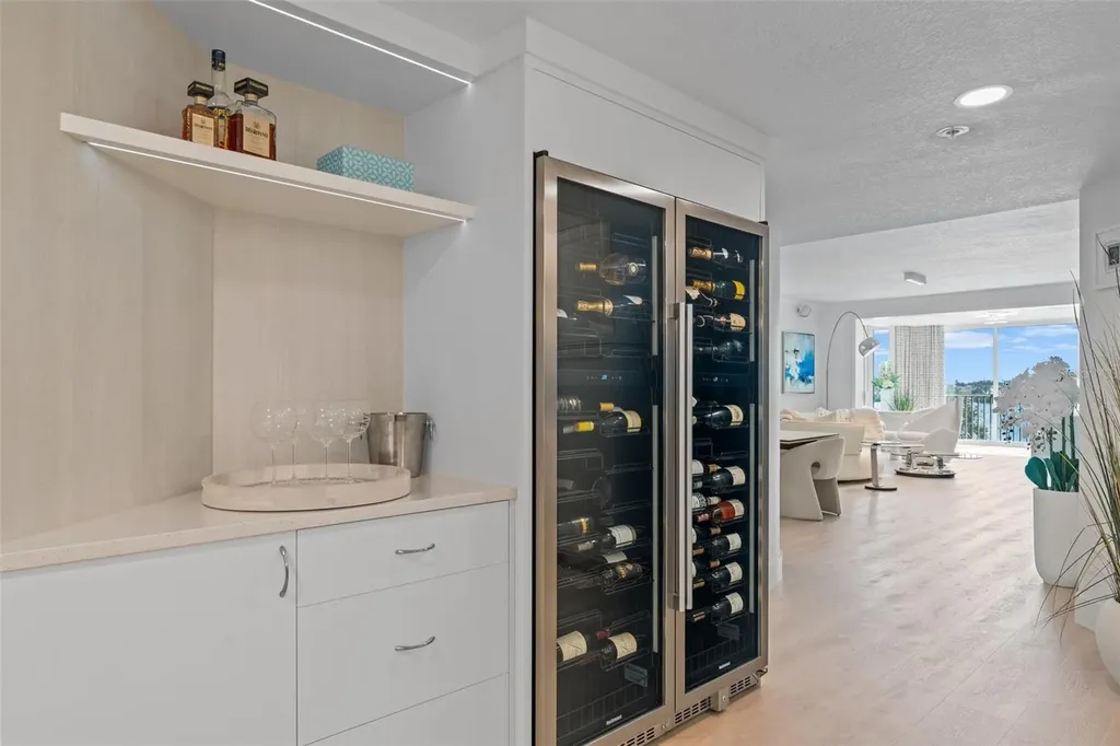 1260 Dolphin Bay Way Sarasota FL 34242