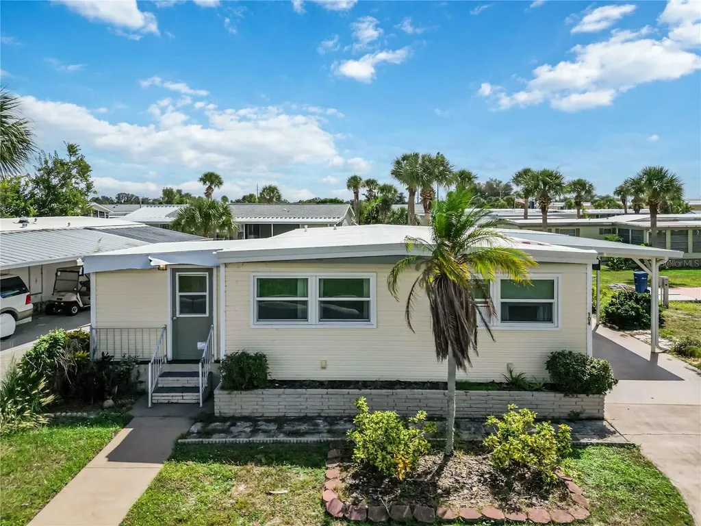 104 Via Veneto Venice FL 34285