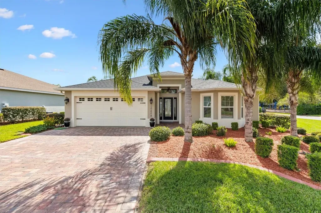 10404 Silver Maple Avenue Oxford FL 34484