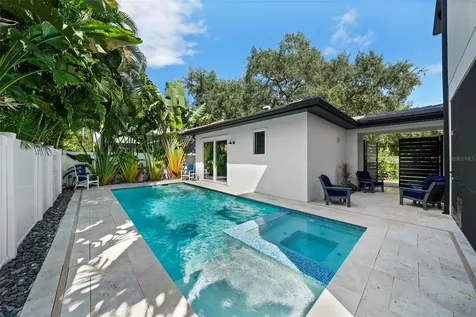 3301 W Lawn Avenue Tampa FL 33611