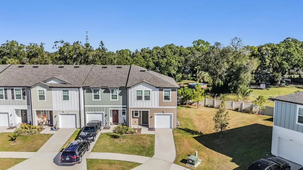 6266 Bucket Court Gibsonton FL 33534