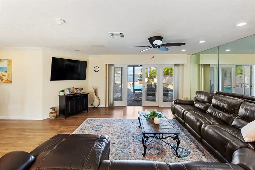 411 Belle Isle Avenue Belleair Beach FL 33786