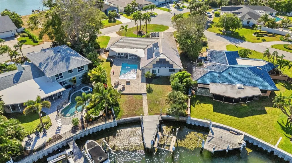 411 Belle Isle Avenue Belleair Beach FL 33786