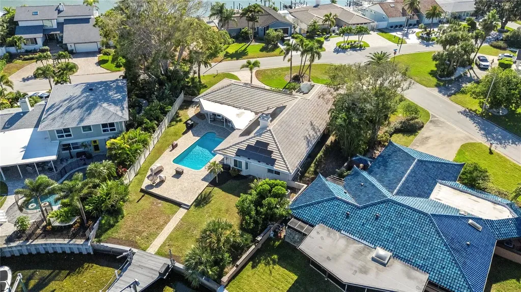 411 Belle Isle Avenue Belleair Beach FL 33786
