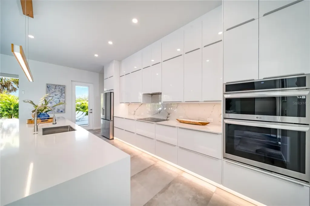 2585 Clematis Street Sarasota FL 34239