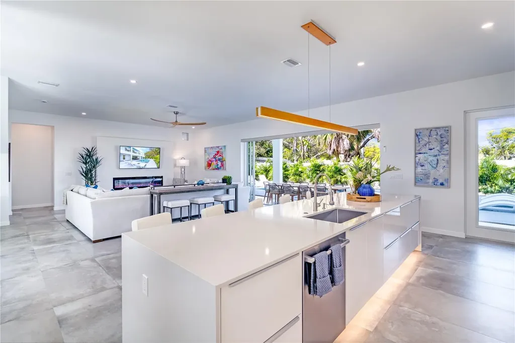 2585 Clematis Street Sarasota FL 34239