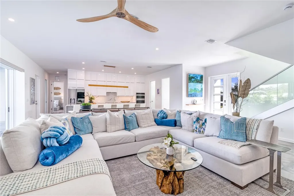 2585 Clematis Street Sarasota FL 34239