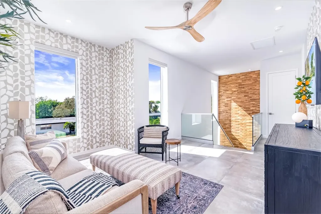 2585 Clematis Street Sarasota FL 34239