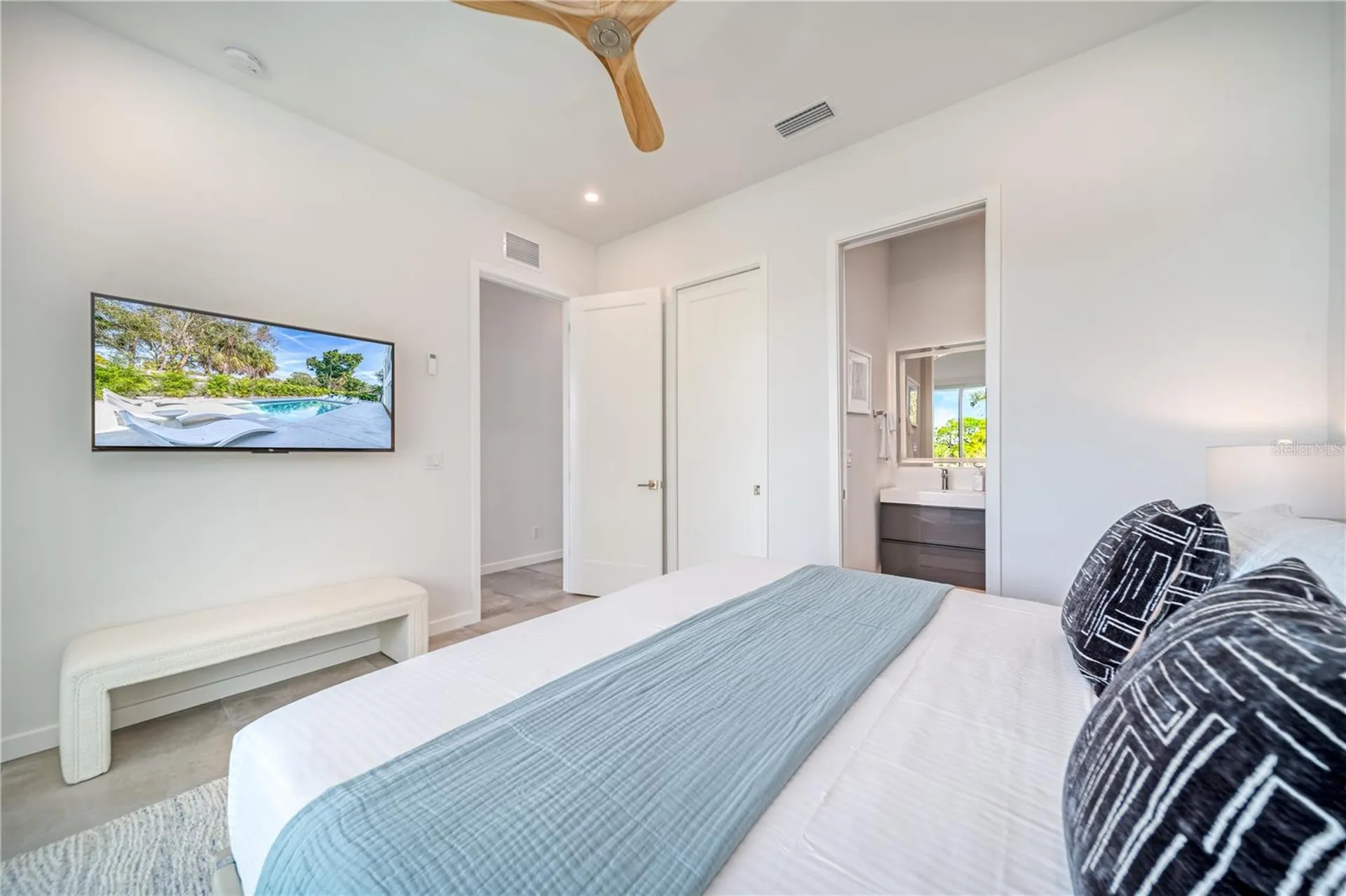 2585 Clematis Street Sarasota FL 34239