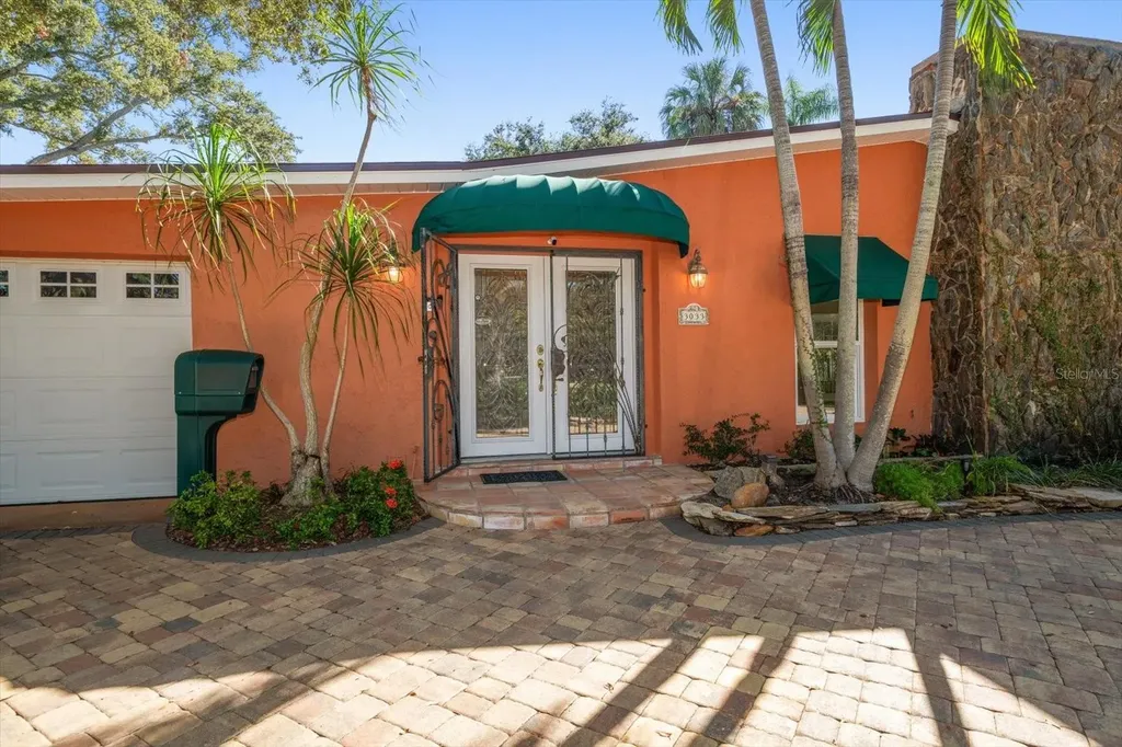 3033 82nd Way N St Petersburg FL 33710