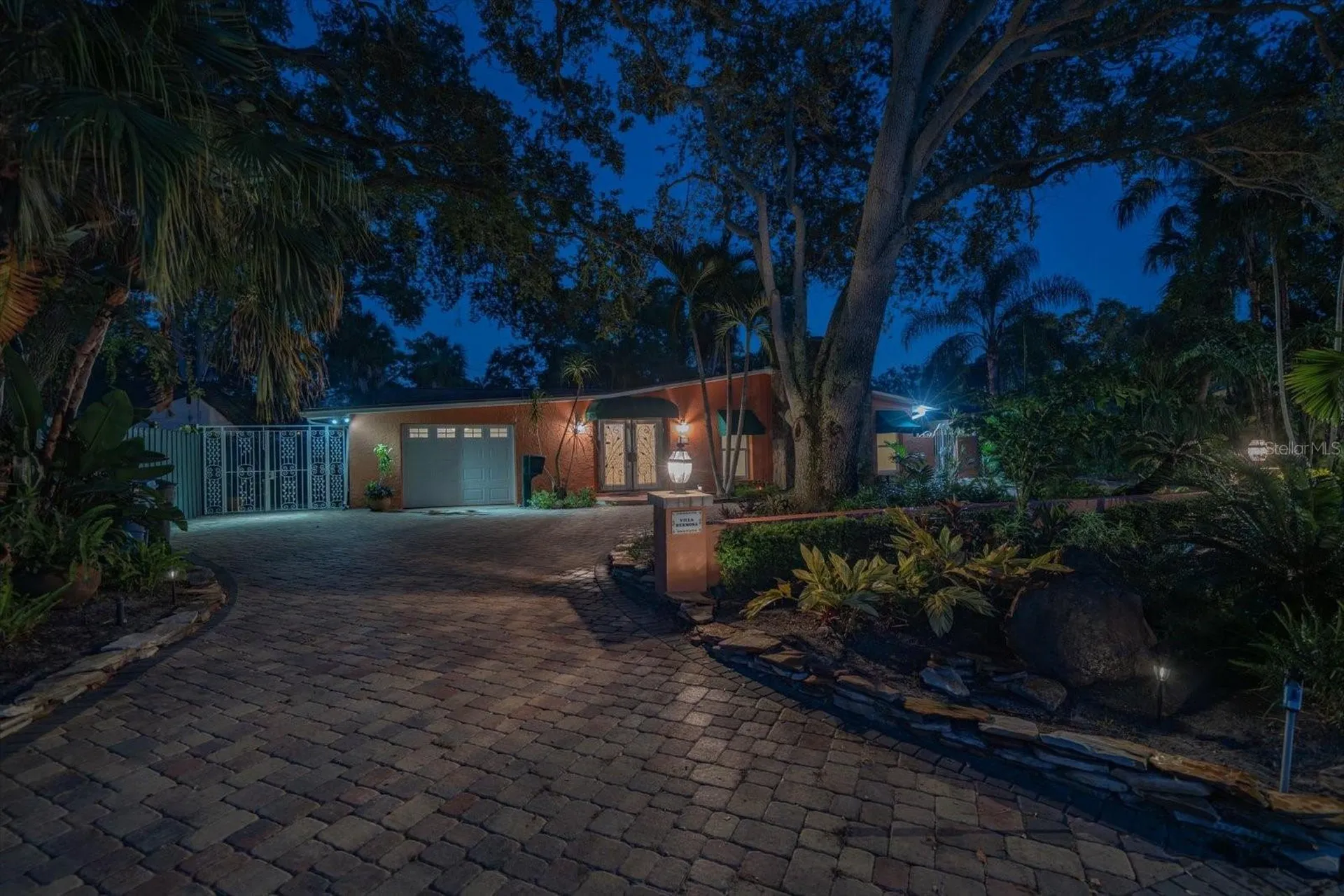 3033 82nd Way N St Petersburg FL 33710