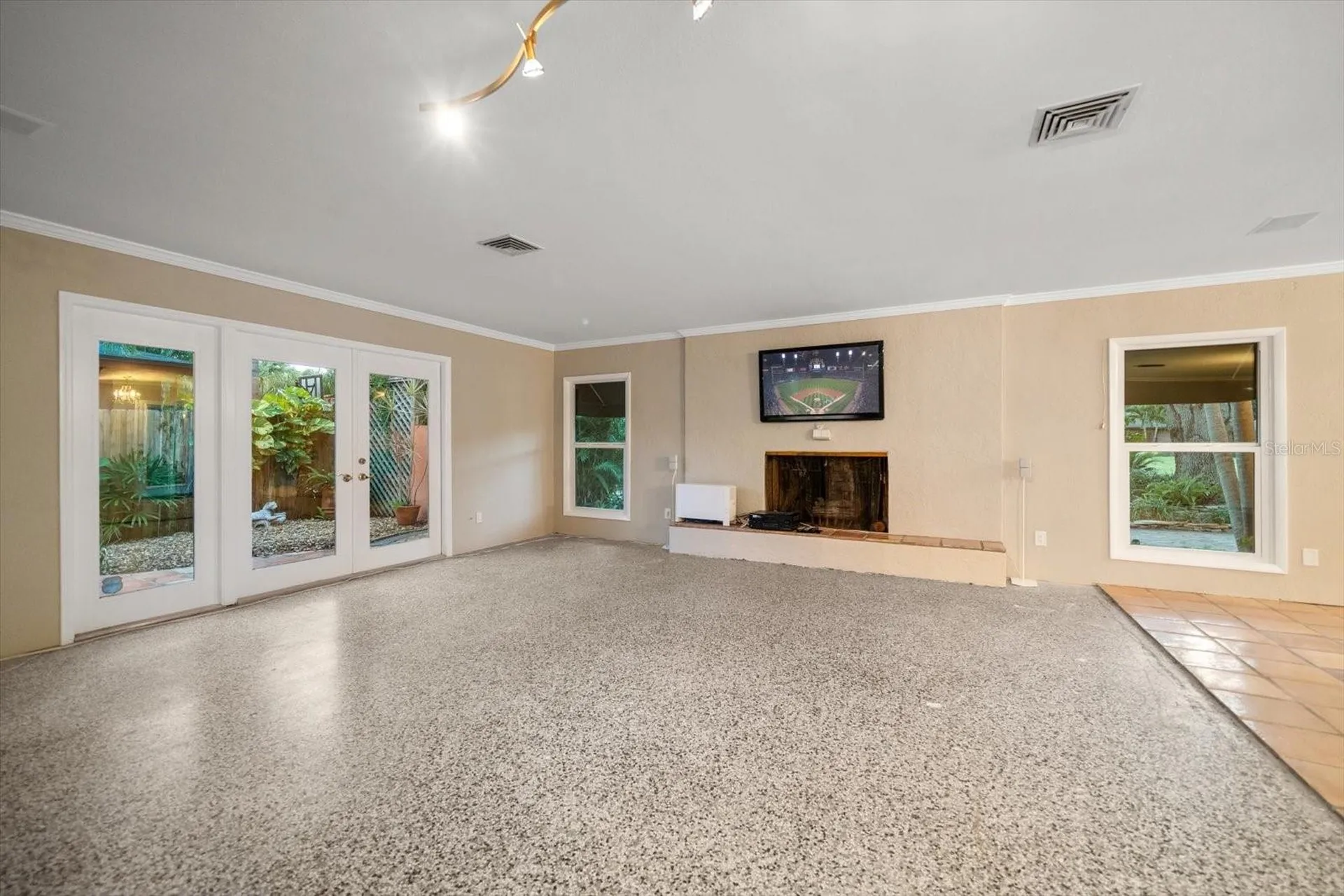 3033 82nd Way N St Petersburg FL 33710