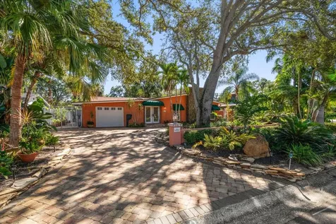 3033 82nd Way N St Petersburg FL 33710