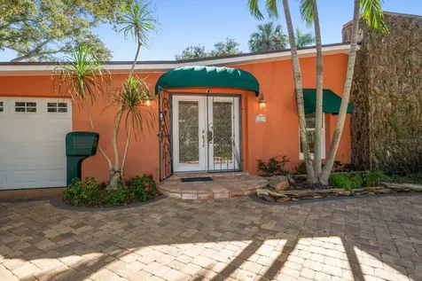 3033 82nd Way N St Petersburg FL 33710