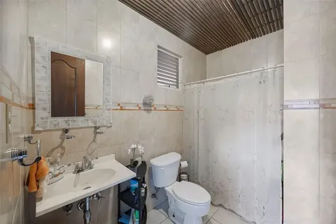 Calle 1 B-6, Lomas Del Sol Dev. Guaynabo PR 00971