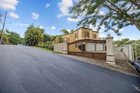 Calle 1 B-6, Lomas Del Sol Dev. Guaynabo PR 00971