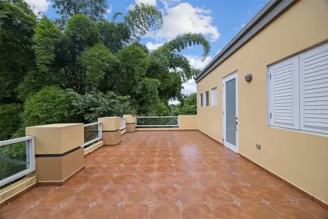 Calle 1 B-6, Lomas Del Sol Dev. Guaynabo PR 00971