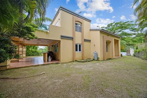 Calle 1 B-6, Lomas Del Sol Dev. Guaynabo PR 00971