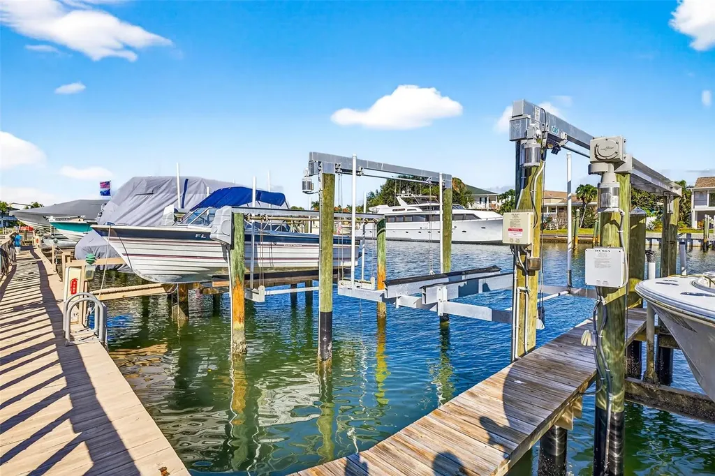 745 Pinellas Bayway S Tierra Verde FL 33715