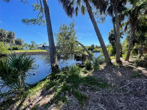 1221 Underhill Circle Port Charlotte FL 33953