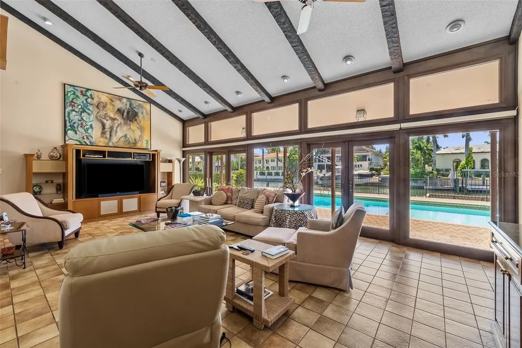 4922 W Bay Way Place Tampa FL 33629