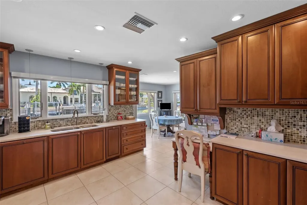 4922 W Bay Way Place Tampa FL 33629