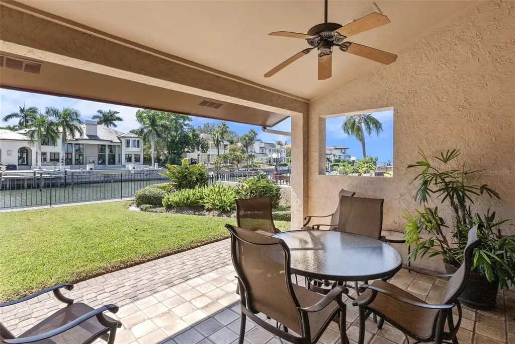4922 W Bay Way Place Tampa FL 33629