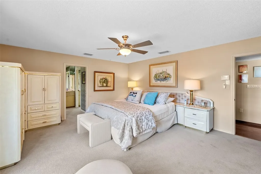 4922 W Bay Way Place Tampa FL 33629