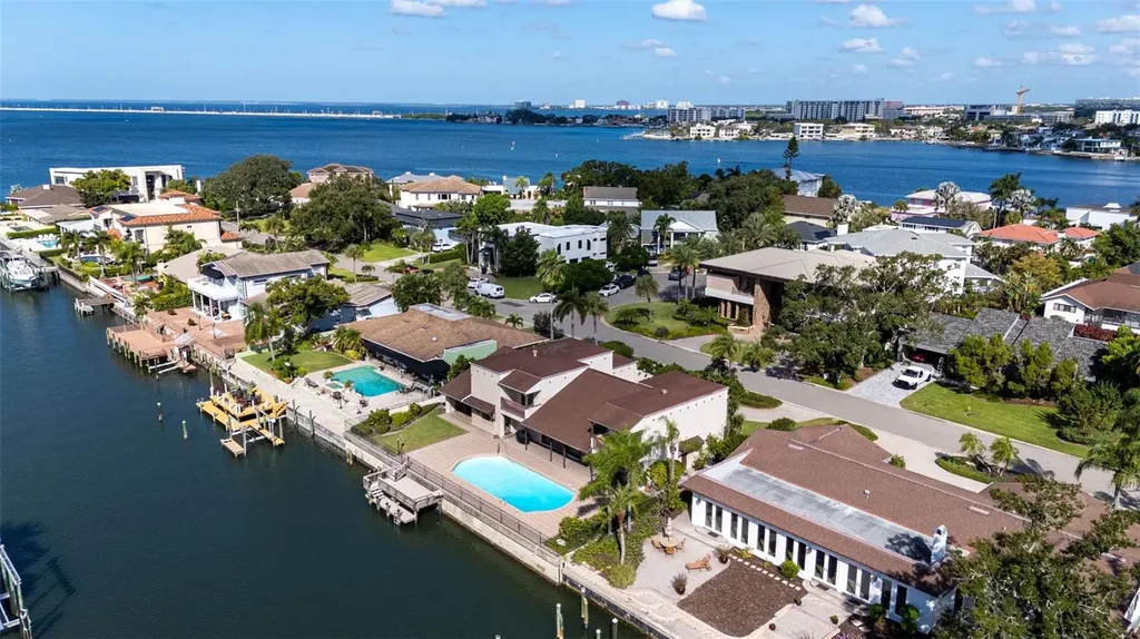 4922 W Bay Way Place Tampa FL 33629