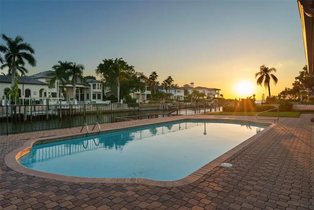 4922 W Bay Way Place Tampa FL 33629