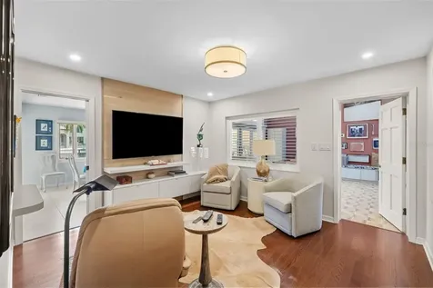 4922 W Bay Way Place Tampa FL 33629