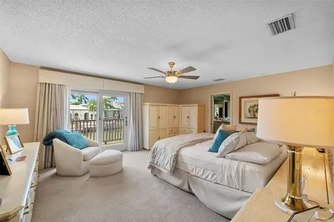 4922 W Bay Way Place Tampa FL 33629