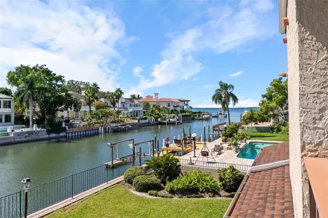 4922 W Bay Way Place Tampa FL 33629