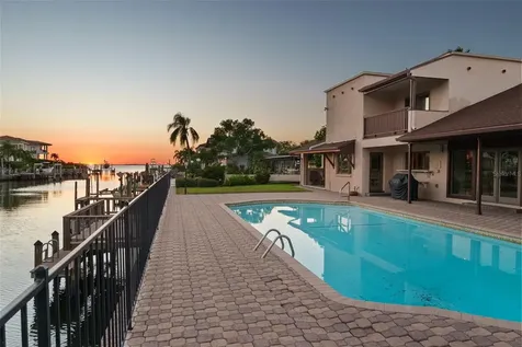 4922 W Bay Way Place Tampa FL 33629