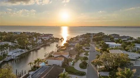 4922 W Bay Way Place Tampa FL 33629