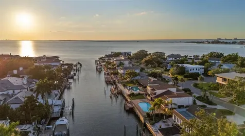 4922 W Bay Way Place Tampa FL 33629