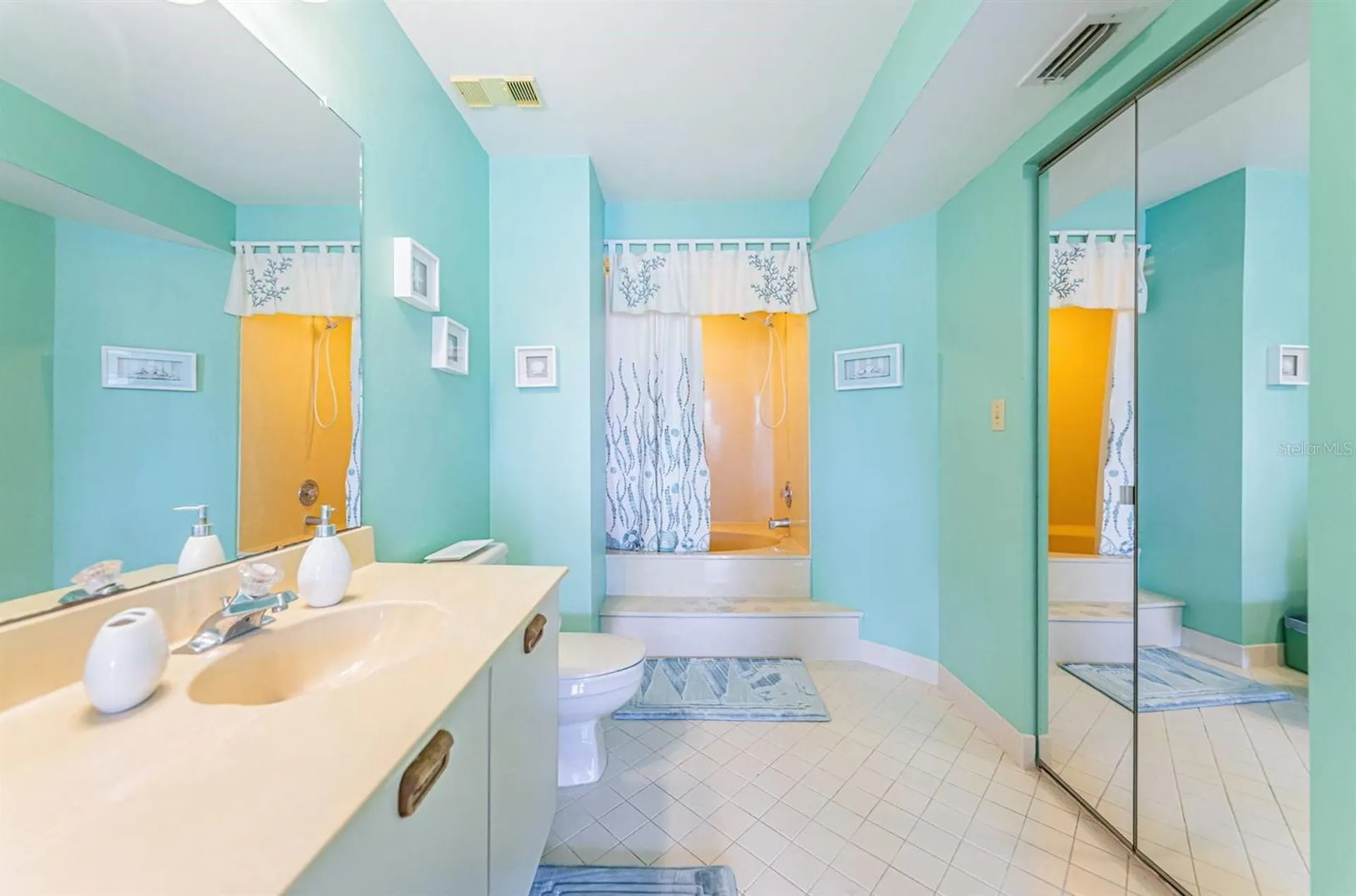 6050 Bahia Del Mar Circle St Petersburg FL 33715