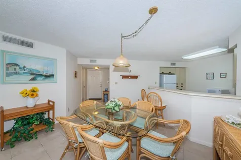 6050 Bahia Del Mar Circle St Petersburg FL 33715