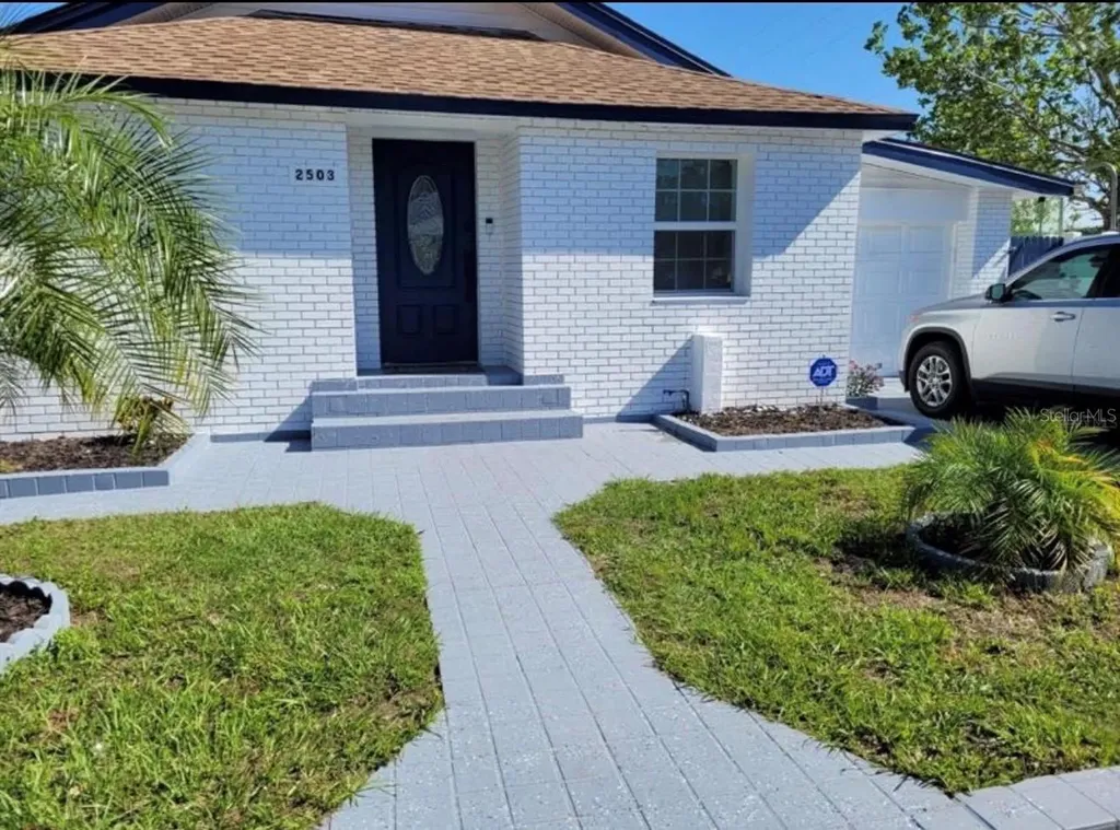 2503 W Marquette Avenue Tampa FL 33614