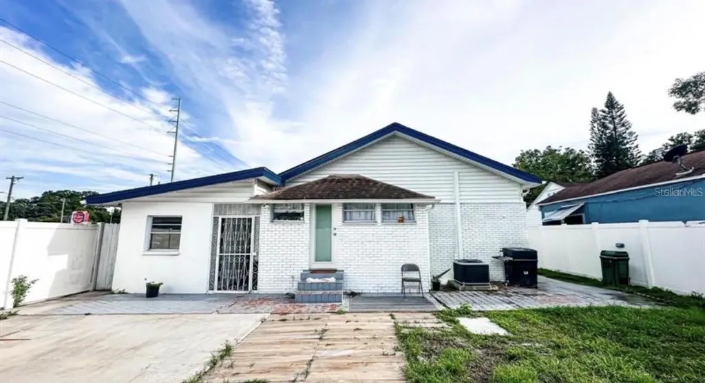 2503 W Marquette Avenue Tampa FL 33614