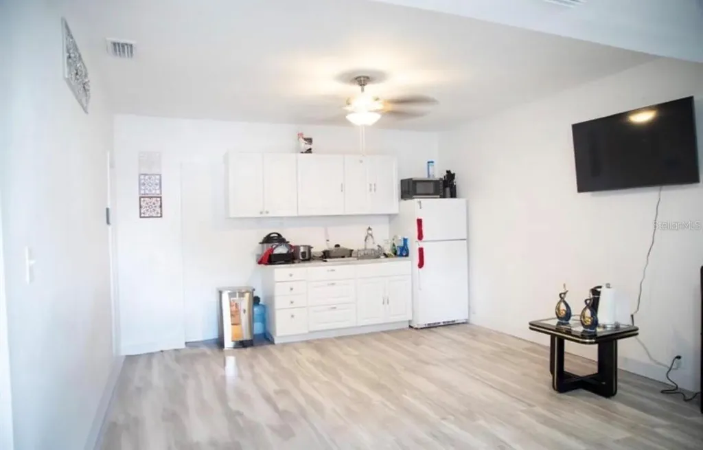 2503 W Marquette Avenue Tampa FL 33614