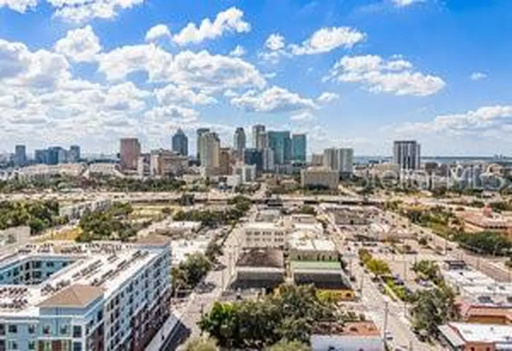 2304 N Grove Avenue Tampa FL 33602