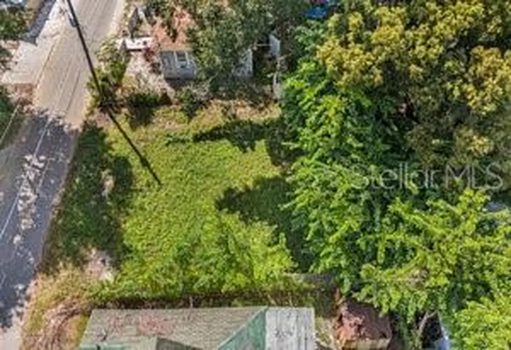 2304 N Grove Avenue Tampa FL 33602