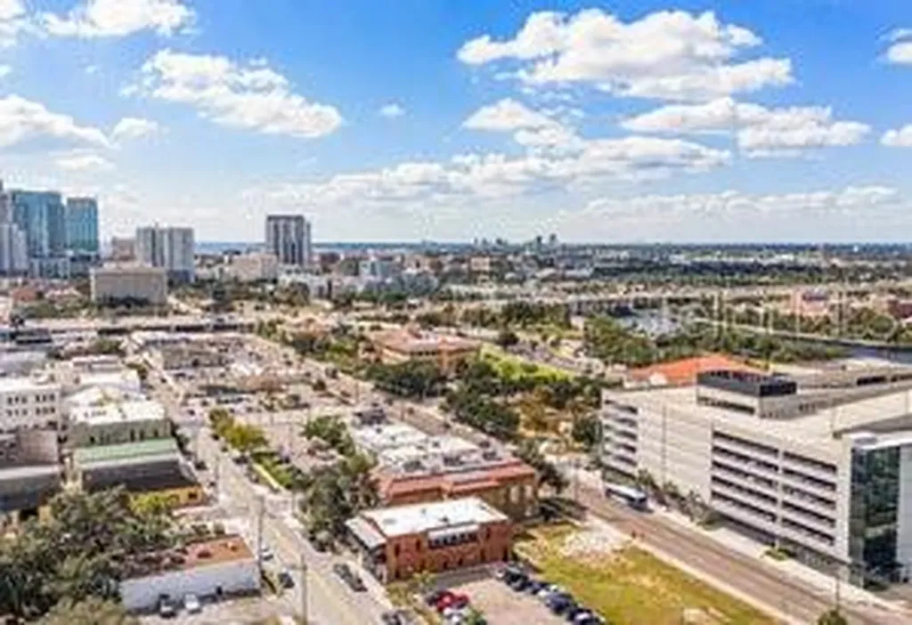2304 N Grove Avenue Tampa FL 33602