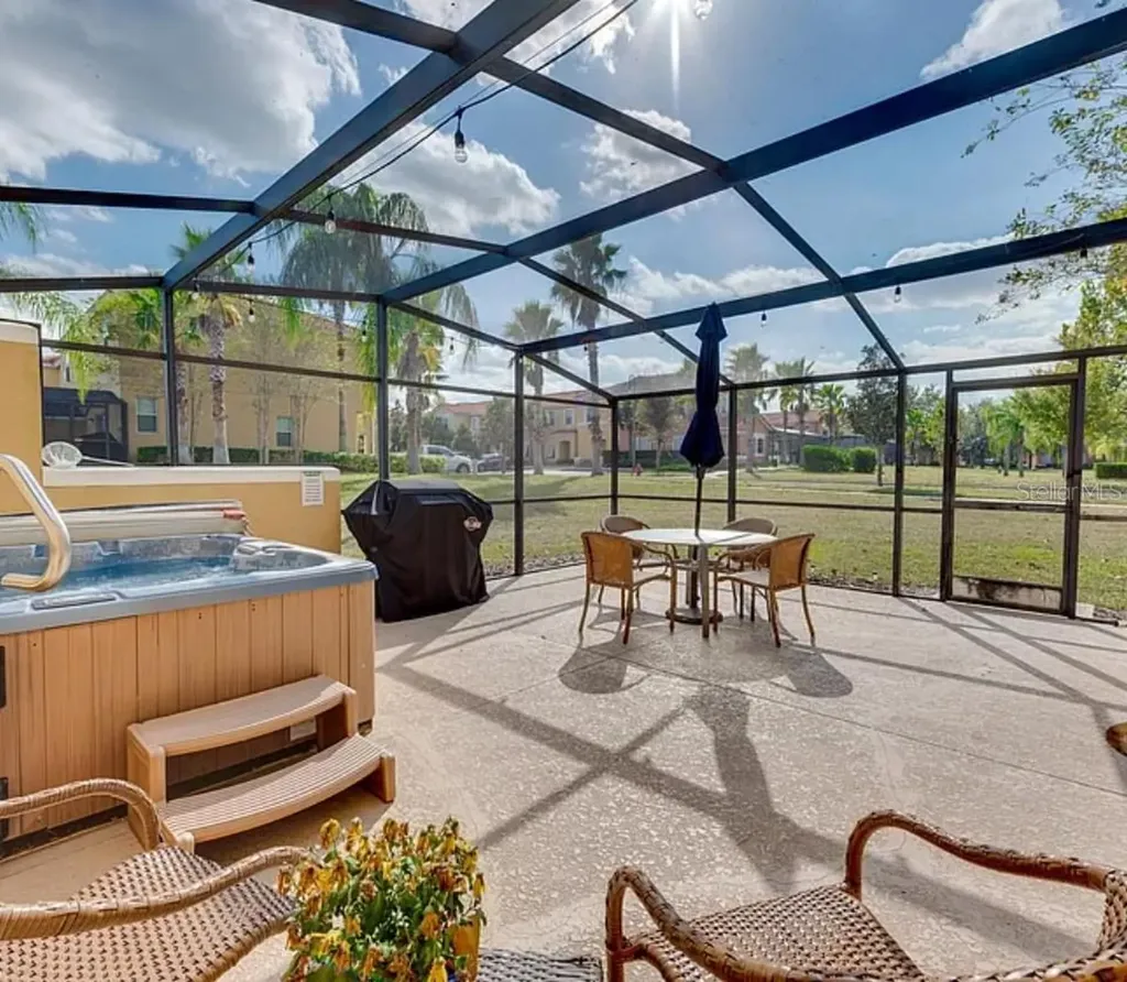3024 Secret Lake Drive Kissimmee FL 34747