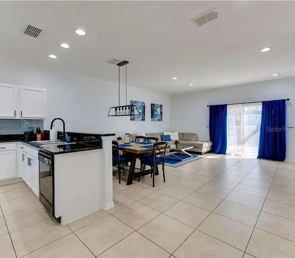 3024 Secret Lake Drive Kissimmee FL 34747