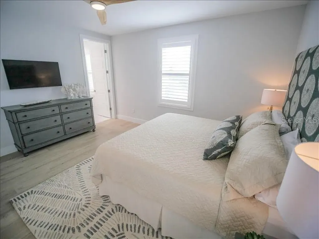2305 Avenue C Bradenton Beach FL 34217